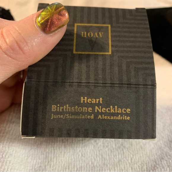 Avon Goldtone Heart Pendant Necklace birthstone June simulated alexandrite NIB - Picture 3 of 6